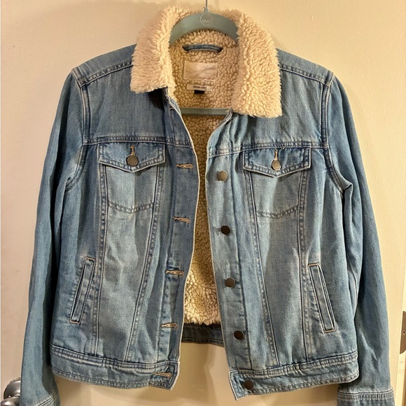 Universal Thread Jackets & Blazers - Universal Thread Sherpa-Lined Jeans Jacket-M